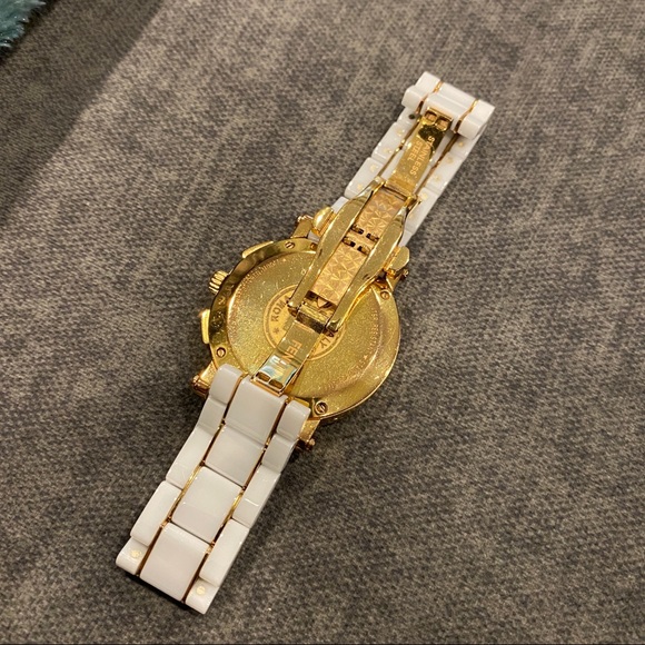Fendi Ceramic Yellow Gold-Plated Round Watch, White - Picture 4 of 6